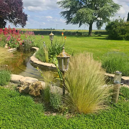 A La Campagne ,halte ,séjour Et Détente *